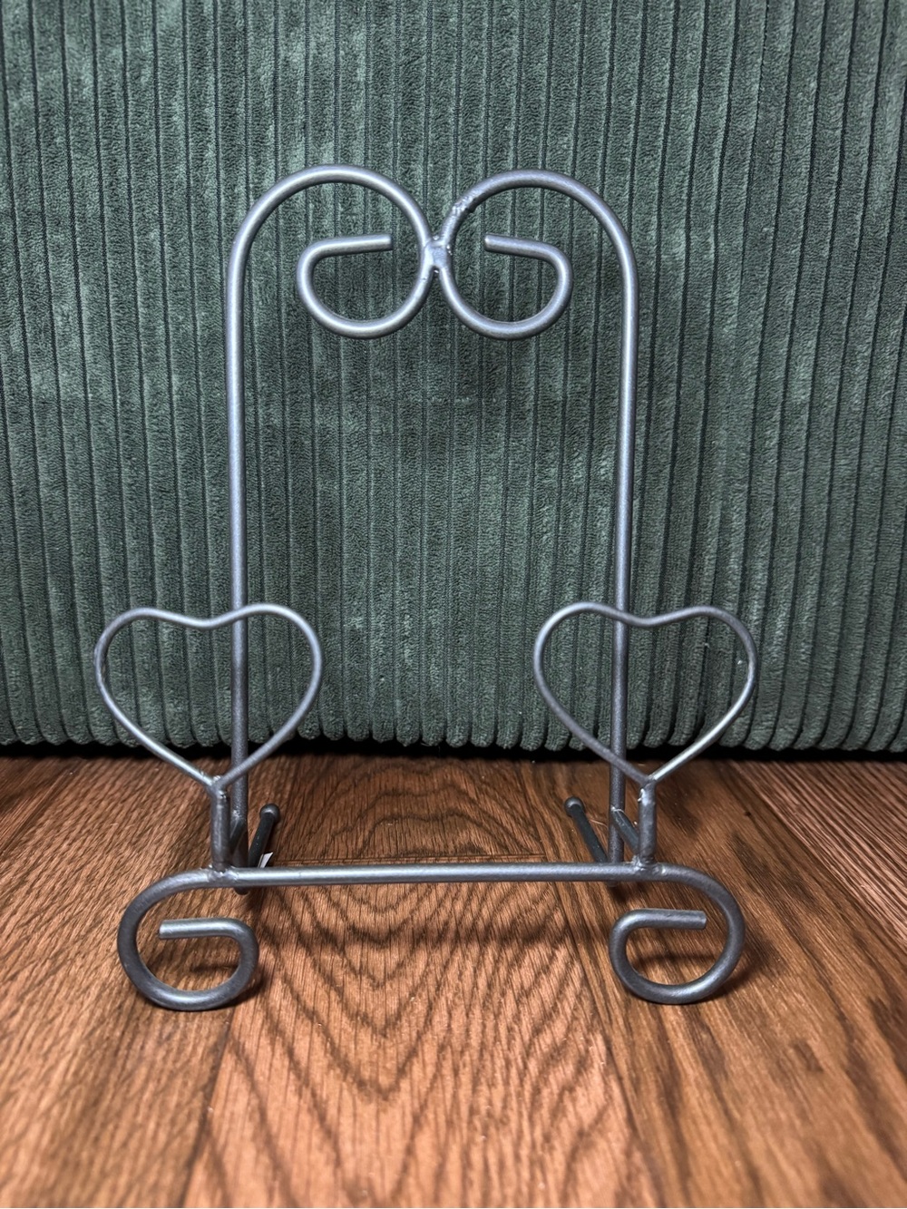 Metal Heart Plate or Picture Stand - Grey